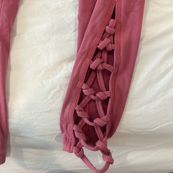 Pink brand leggings - Picture 3 of 4